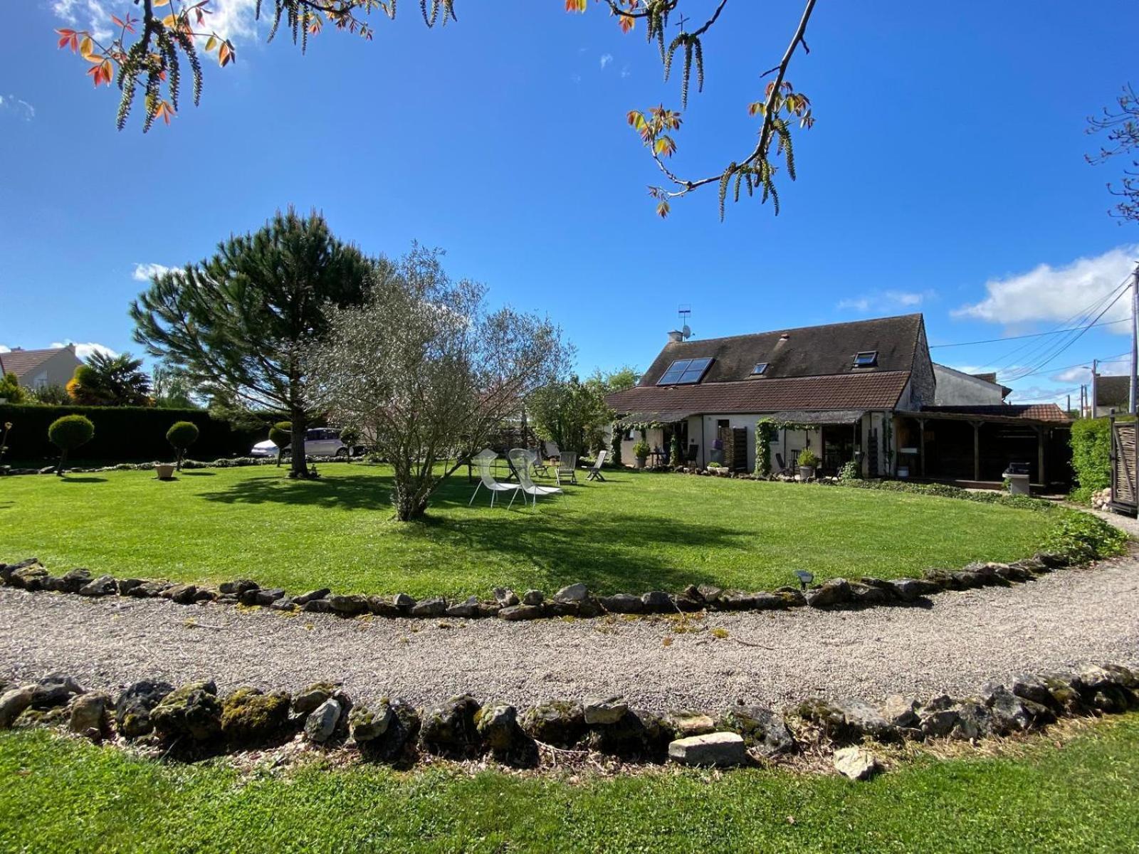 Gite Et Studios Les Barongeres Farges-les-Chalon Exterior foto