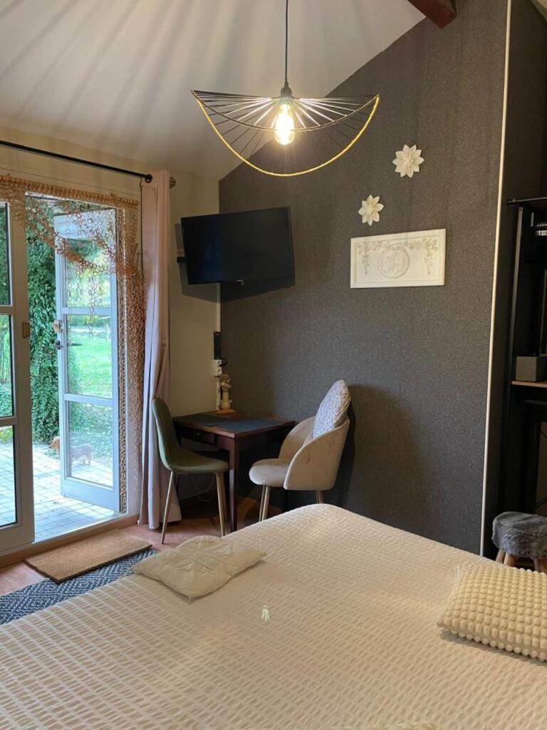Gite Et Studios Les Barongeres Farges-les-Chalon Exterior foto