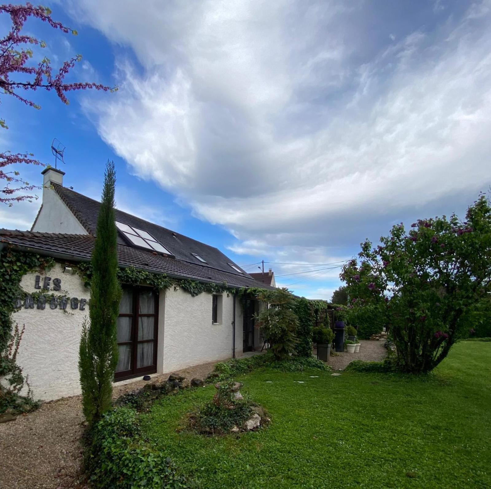 Gite Et Studios Les Barongeres Farges-les-Chalon Exterior foto